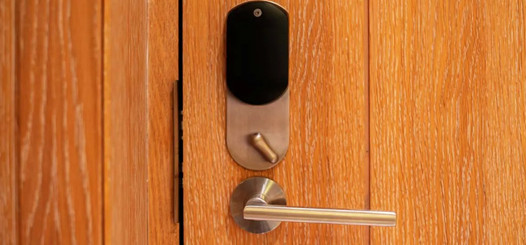 Automatic Locking Door Knob Church and Wellesley